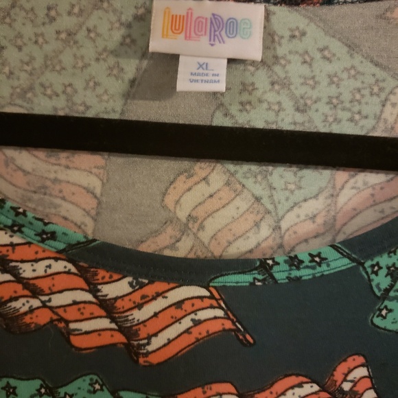 XL Lularoe Irma - Picture 2 of 4